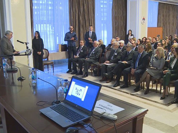 ОДРЖАН ФОРУМ О ЋИРИЛИЦИ У РС: Заштитом писма ми штитимо себе